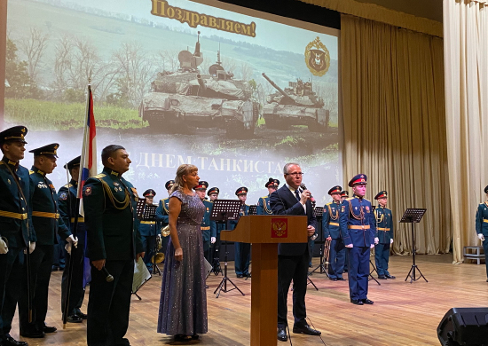 Военнослужащим танковой дивизии ЦВО вручили награды Челябинской области