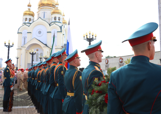 Церемония возложения цветов Героями России к стеле «Героев Отечества» прошла в Хабаровске