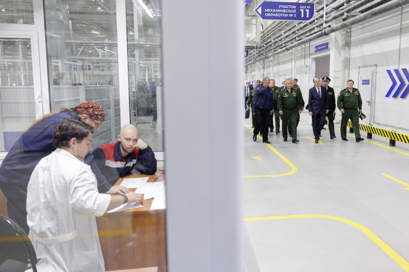 Министр обороны РФ проверил выполнение гособоронзаказа на предприятии ОПК в Красноярском крае