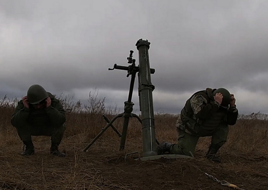 Минометчики ЦВО отработали методику скорострельной стрельбы на полигоне в Кемеровской области
