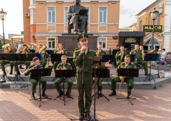 Музыкальный коллектив Тейковского ракетного соединения дал финальный концерт в рамках акции «Военные оркестры в парках»
