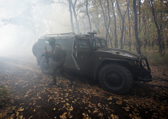 На Северном Кавказе спецназ ЮВО ликвидировал скрытный лагерь условных террористов с использованием бронеавтомобилей «Тигр-М»