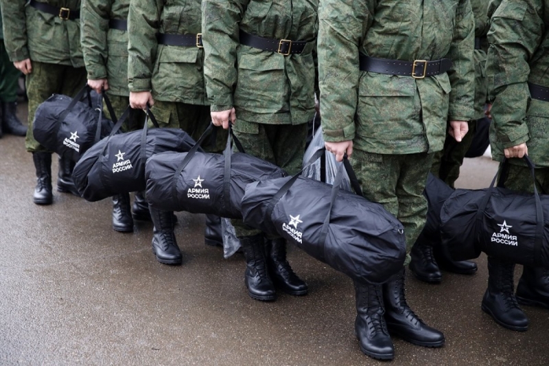 Первая группа призывников из Приморья отправилась для прохождения военной службы в воинские части Восточного военного округа