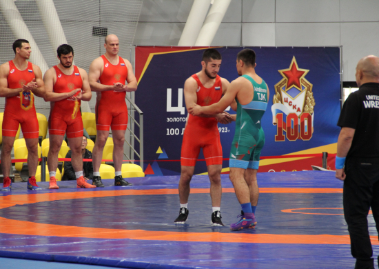 Первый Международный турнир по спортивной борьбе за Кубок Министра обороны России стартовал в Кызыле