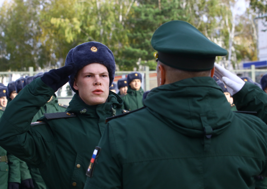 Состоялся выпуск более 1000 младших специалистов из учебного центра войск связи ЦВО в Ульяновске