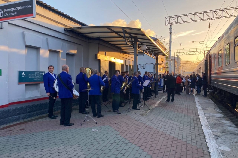 Участники СВО и их семьи прибыли в Новороссийск спецпоездом «Время героев»
