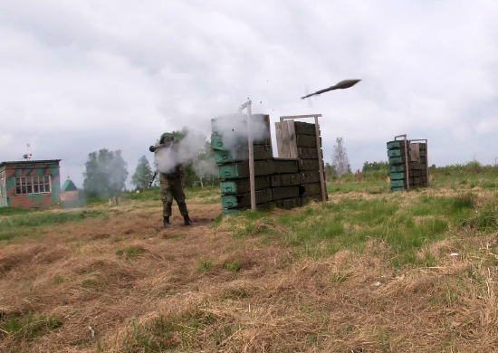 В Амурской области курсанты ДВОКУ выполнили стрельбу из гранатометов