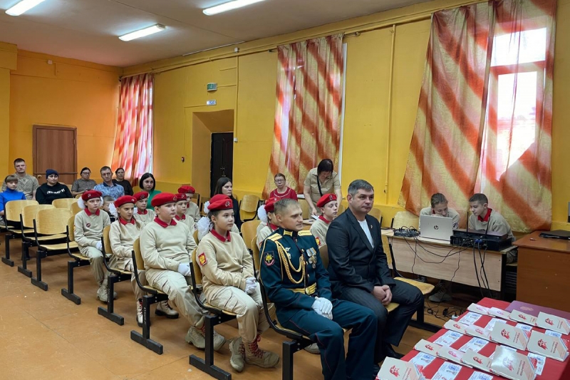 В Белогорске школьники вступили в ряды «Юнармии»