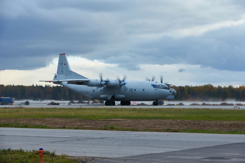 В Ленинградской области экипажи транспортной авиации  провели учебно-тренировочные полеты