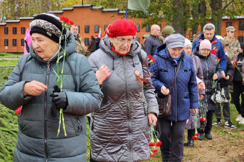 В Подмосковье состоялась церемония перезахоронения останков 48-ми советских солдат, погибших в годы Великой Отечественной войны