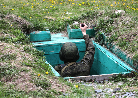 В Приамурье военнослужащие Восточного военного округа выполнили метание боевых гранат