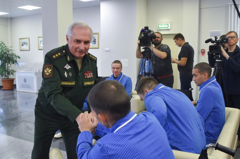 Замминистра обороны РФ Горемыкин провел прием с раненными в ходе СВО военными