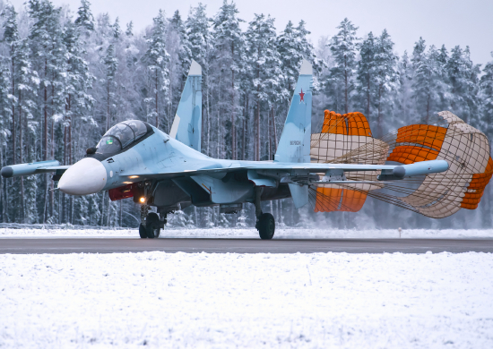 Экипажи истребителей Ленинградского объединения ВВС и ПВО провели воздушный бой с условным противником