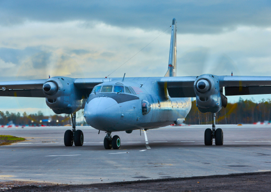 Экипажи транспортной авиации Ленинградского объединения ВВС и ПВО прошли проверку навыков пилотирования