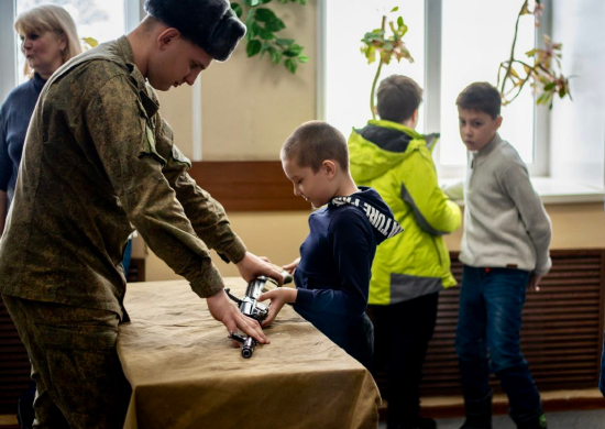 Экскурсия для школьников состоялась на военном аэродроме в Челябинске