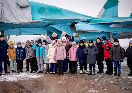 Экскурсия для школьников состоялась на военном аэродроме в Челябинске