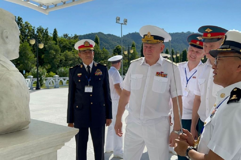 Главнокомандующий ВМФ России встретился с главой Республики Союз Мьянма