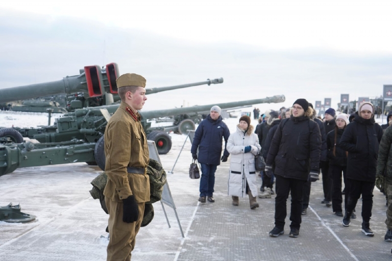 Михайловская военная артиллерийская академия провела комплексные тактические занятия с боевой стрельбой и военно-патриотическую акцию