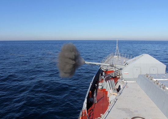 На Тихоокеанском флоте корвет «Резкий» уничтожил артиллерийским огнём береговые объекты условного противника в ходе учения