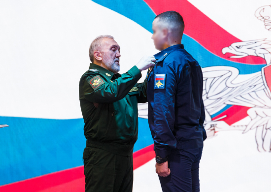 Первый замминистра обороны РФ Руслан Цаликов поздравил военнослужащих и ветеранов в канун Дня войск РХБ защиты