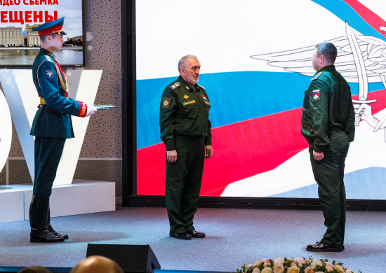 Первый замминистра обороны РФ Руслан Цаликов поздравил военнослужащих и ветеранов в канун Дня войск РХБ защиты