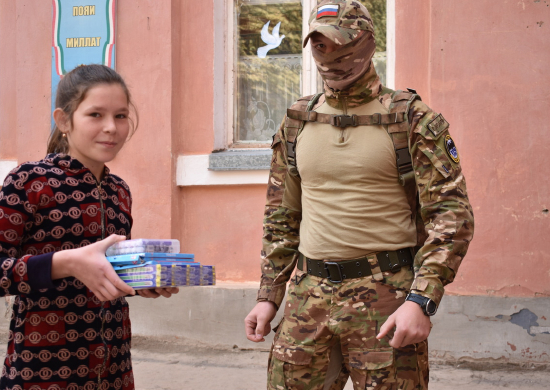 Российские военнослужащие оказали гуманитарную помощь детям-сиротам в Таджикистане