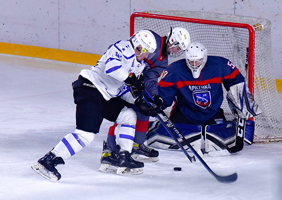 Сборная Северного флота по хоккею одержала победу в своём первом матче чемпионата Мурманской области 2023-2024 годов
