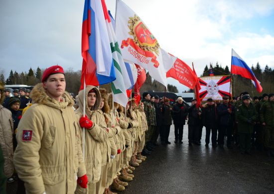 Торжественный митинг, приуроченный к 82-й годовщине подвига, прошел у мемориала 11 героям-саперам на 114 километре Волоколамского шоссе