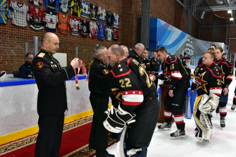 В честь Дня морской пехоты в Санкт-Петербурге прошёл турнир по хоккею