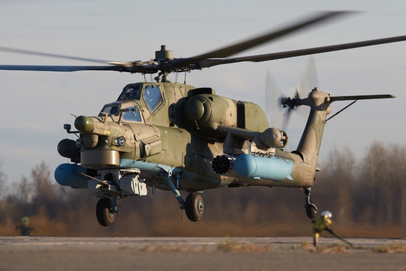 В Ленинградской области экипаж Ми-28 учился принуждать к посадке вертолёт-нарушитель