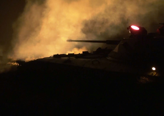 В Приморском крае военнослужащие Восточного военного округа выполнили ночные стрельбы из вооружения боевых машин пехоты