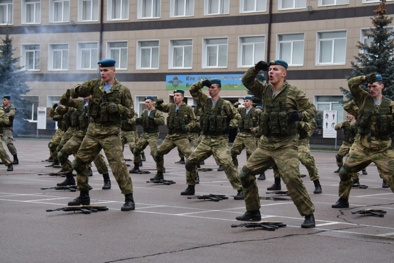 В Рязани прошло торжественное мероприятие, посвященное 105-й годовщине со дня образования Рязанского высшего воздушно-десантного командного училища