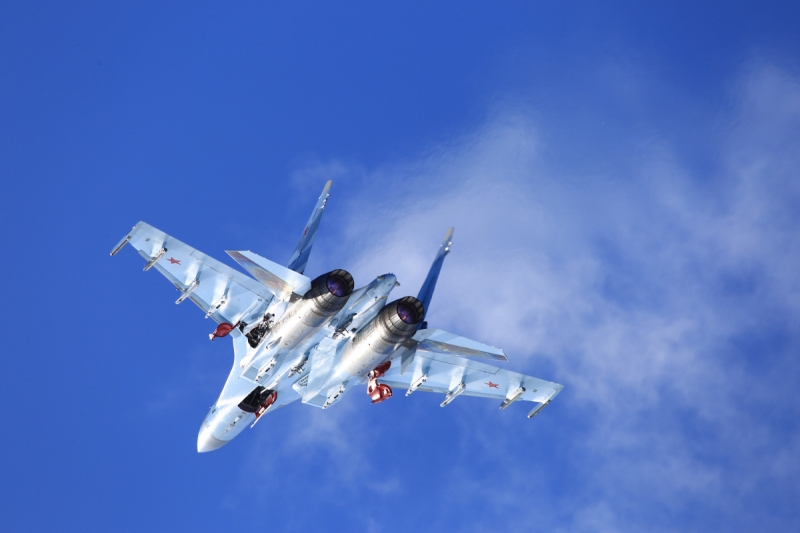В Тверской области экипажи истребителей провели плановые  учебно-тренировочные полеты