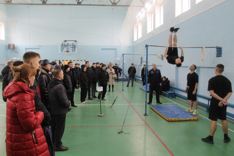 В «Военно-воздушной академии имени профессора Н.Е. Жуковского и Ю.А. Гагарина» в г. Сызрани прошел день открытых дверей