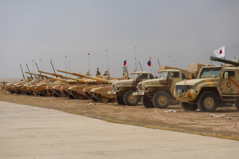 Военнослужащие 201-й российской военной базы в Таджикистане завершили перевод вооружения и военной техники на режим зимней эксплуатации