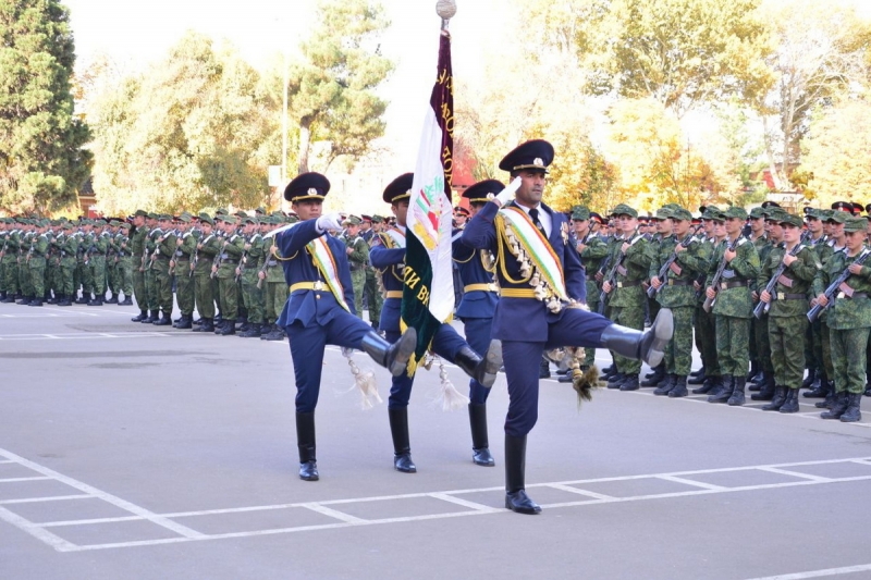 Военнослужащие 201-й военной базы поздравили курсантов Академии МВД Таджикистана с приведением к военной присяге