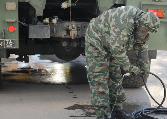 Военнослужащие ЦВО нейтрализовали условное химическое заражение в Башкирии
