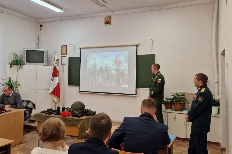 Военные полицейские ЦВО провели патриотическое мероприятие для лицеистов Йошкар-Олы