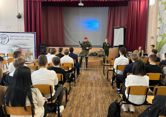 Военные полицейские ЦВО встретились со школьниками Иркутска