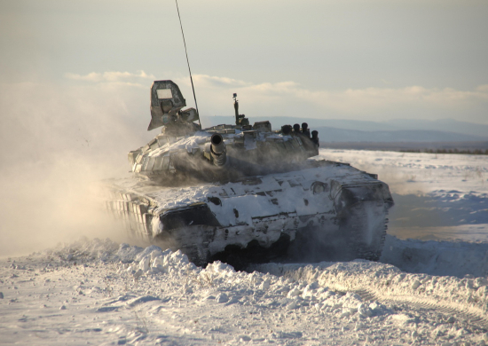 Более 30 танков Т-72Б3М поступили на вооружение гвардейского танкового полка ЦВО