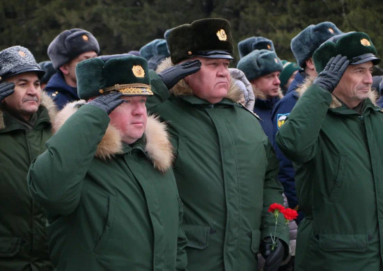 Командование Омского ракетного объедения приняло участие в памятных мероприятиях в День неизвестного солдата