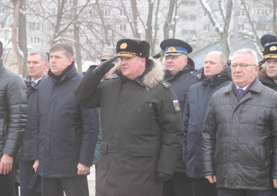 Командующий Балтийским флотом принял участие в праздничных мероприятиях, посвященных Дню Героев Отечества