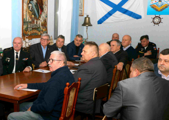 Командующий Балтийским флотом вице-адмирал Владимир Воробьёв встретился с активистами ветеранской организации БФ