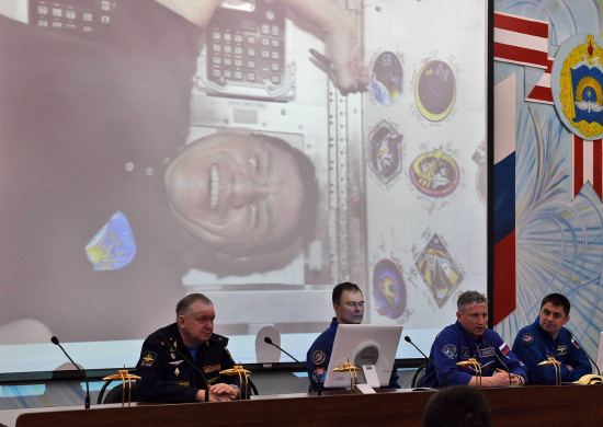 Космонавты Роскосмоса посетили филиал Военно-воздушной академии в Челябинске