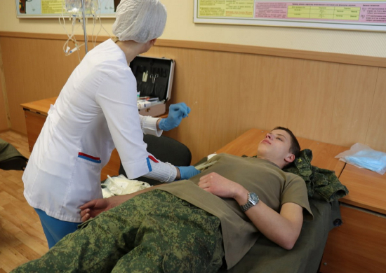Курсанты военно-учебного центра при УРФУ приняли участие в донорской акции в Екатеринбурге