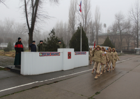 На российской военной базе в Киргизии прошел торжественный митинг, посвященный началу нового периода обучения