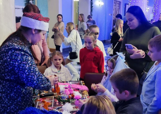 В Хабаровске прошла Новогодняя Елка от имени командующего войсками округа для детей военнослужащих