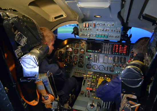 В Саратовской области экипажи дальней авиации отработали полетные задания на тренажерном комплексе в новом учебном году