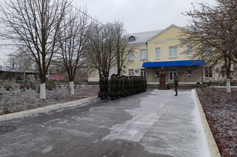 Военкоматы ЮВО направили в Президентский полк 100 новобранцев