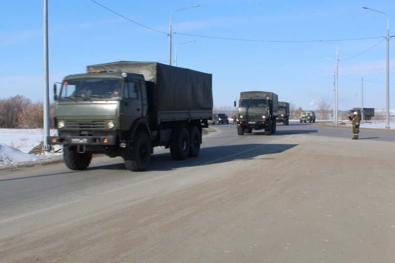 Военнослужащие ЦВО освоили навыки экстремального вождения большегрузных автомобилей в Самарской области